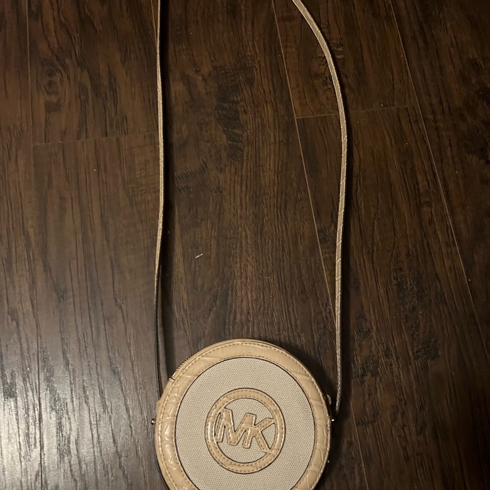 Michael Kors Round Canteen Crossbody Bag Aidy Small Croc Tan Leather.